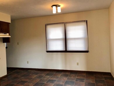 135 Boxwood Dr, Hopkinsville, KY 42240 - photo 7