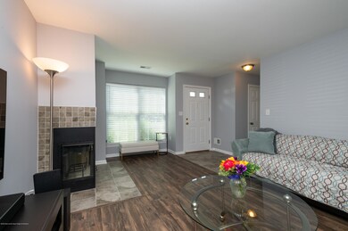 05_3202PinhornDrive_10001_LivingRoom_HiR