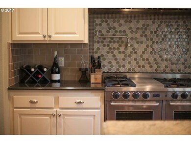 1025 9th St, West Linn, OR 97068 - photo 2