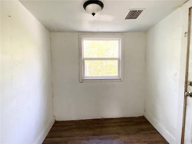 8908 E Thompson Ave, Independence, MO 64053 - photo 7