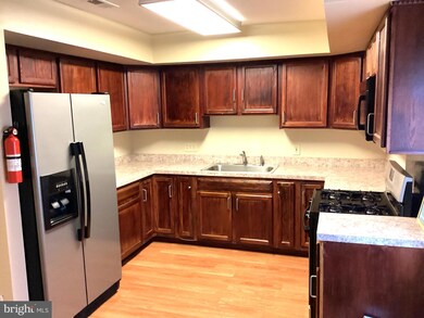 104 Benson Ct, Camden, NJ 08103 - photo 7