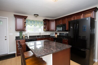 5 Foxglove St, Londonderry, NH 03053 - photo 4