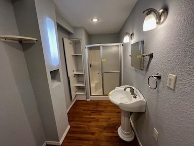 1621 Bayou Dr, Bay City, TX 77414 - photo 6