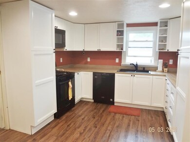 828 Decatur St, Lincoln, IL 62656 - photo 5