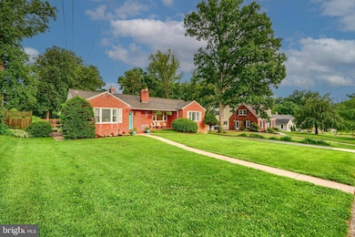 231 Gralan Rd, Catonsville, MD 21228 - photo 2