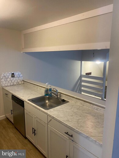 330 Wendover Dr unit 140A, Norristown, PA 19403 - photo 3