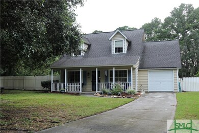 Look at this fabulous curb appeal...come on in!