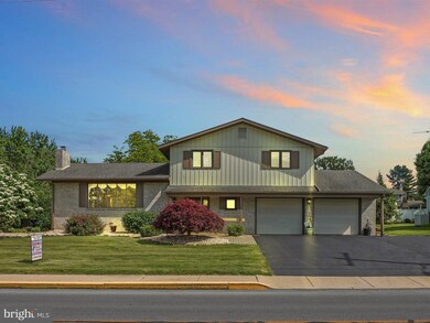 340 E Spruce St, New Holland, PA 17557 - photo 2