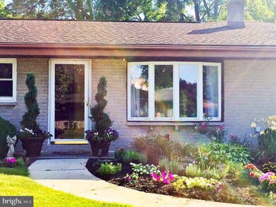 1632 Albright St, Hershey, PA 17033 - photo 2