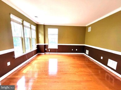 711 Redgate Ln, Woodbridge, VA 22191 - photo 5