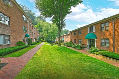 317 Main St unit A, Roslyn, NY 11576 - photo 3