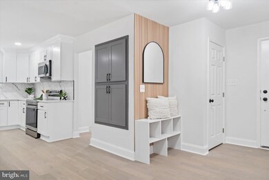 6129 Oak Hill Dr, Sykesville, MD 21784 - photo 4