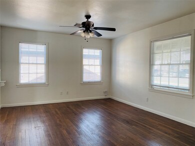 626 E 9th St, Houston, TX 77007 - photo 3