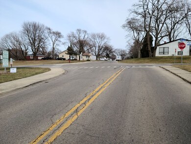 000 Kings Rd, Carpentersville, IL 60110 - photo 2