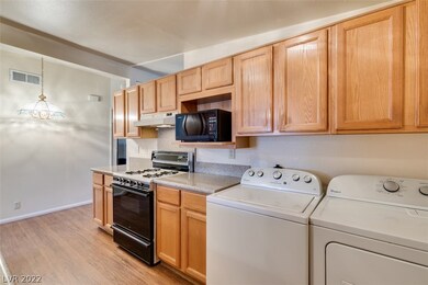 Custom oak kitchen cabinets, granite counter tops,