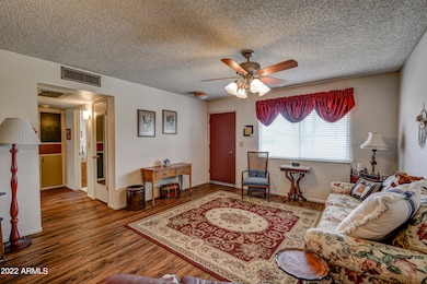 14014 N Newcastle Dr, Sun City, AZ 85351 - photo 2