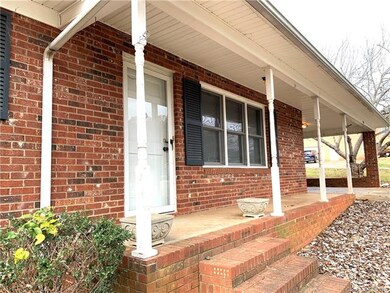 115 Victoria Dr, Statesville, NC 28625 - photo 3