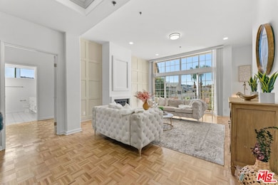 4348 Mammoth Ave unit 301, Sherman Oaks, CA 91423 - photo 2