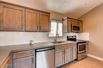 2042 N 9th St unit R, Phoenix, AZ 85006 - photo 5