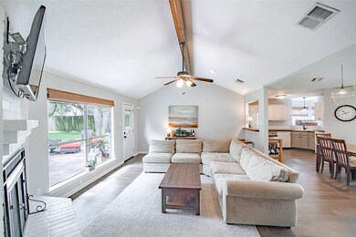 903 Lancaster Dr, Friendswood, TX 77546 - photo 5