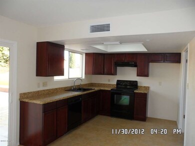 12613 N 36th Ln, Phoenix, AZ 85029 - photo 5