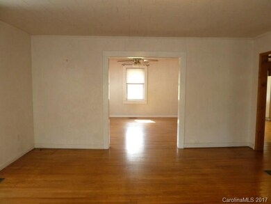 687 Starnes Cove Rd, Asheville, NC 28806 - photo 3