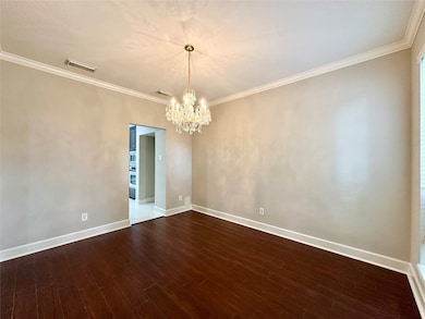 FORMAL DINING