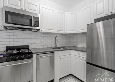 132 E 45th St unit 5-I, New York, NY 10017 - photo 3