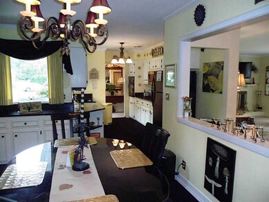 Dining Room. Great flex space for family gathering