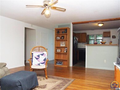 1701 SW 66th St, Topeka, KS 66619 - photo 4
