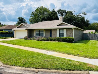 8427 Winter Berry Rd, Jacksonville, FL 32210 - photo 2