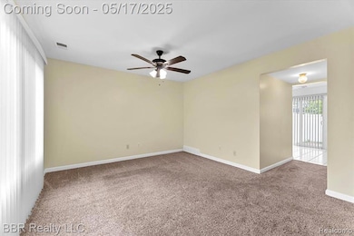 Spacious Living Room!!