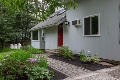 19 Quaker St, Newton, NH 03858 - photo 2