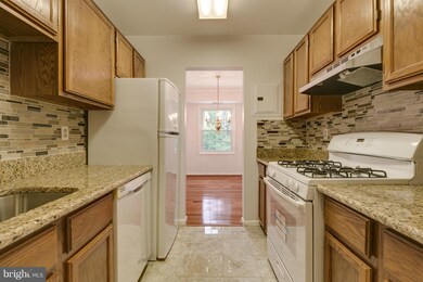 3830 Lyndhurst Dr unit 301, Fairfax, VA 22031 - photo 5