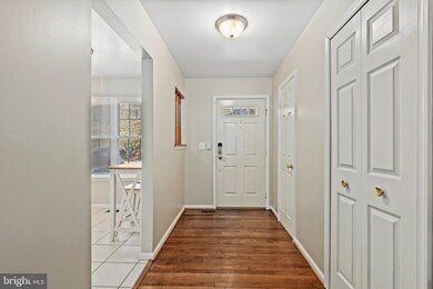 249 Finchingfield Ct, Sterling, VA 20165 - photo 6