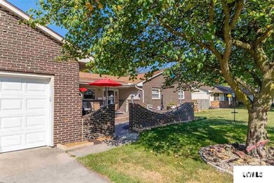 116 Crestwood Dr, Lincoln, IL 62656 - photo 2