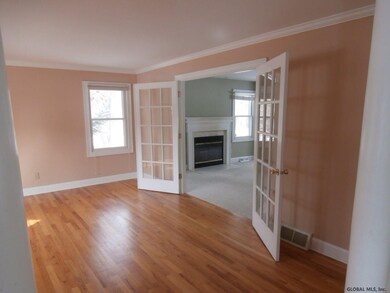 42 Macaulay Ln, Schenectady, NY 12309 - photo 5