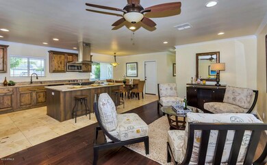7002 N 13th St-large-007-14-Family Room-