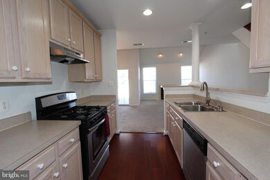 25340 Lake Mist Square unit 303, Chantilly, VA 20152 - photo 7