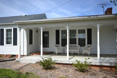 1534 Southmont Dr, Asheboro, NC 27205 - photo 3