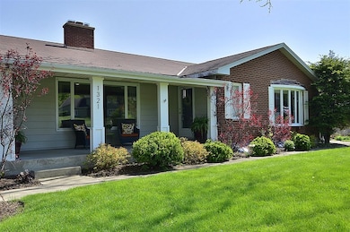 1321 Violet Ln, Batavia, IL 60510 - photo 2