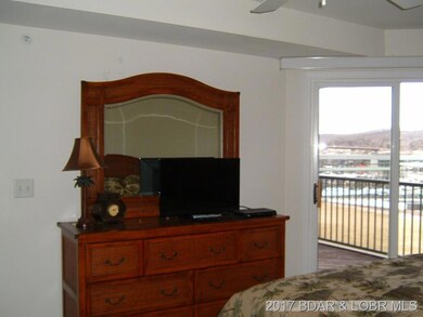 opp Master BR wall  slider