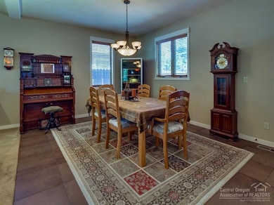 318 SW Mckinley Ave, Bend, OR 97702 - photo 7