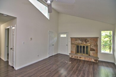 4235 Woodacre's Dr, East Stroudsburg, PA 18301 - photo 4