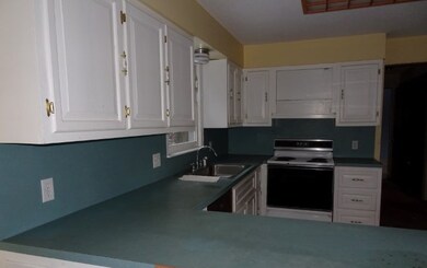 127 Bog Rd, Hillsborough, NH 03244 - photo 4