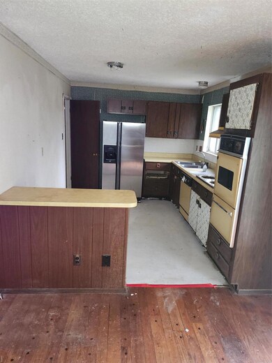 6081 Silver Fox Dr, Florissant, MO 63034 - photo 4