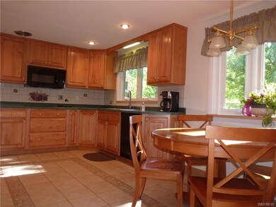 1410 Birch Dr, North Tonawanda, NY 14120 - photo 7