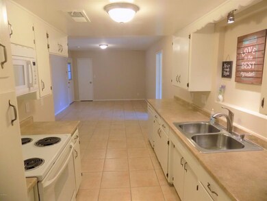 Kitchen c
