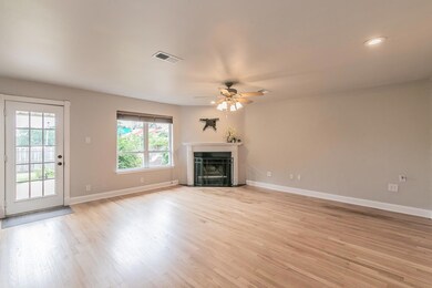 2628 Pebblestone Ln, Bedford, TX 76021 - photo 2