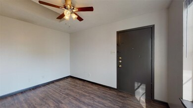 725 Peppertree Dr unit 30, Bryan, TX 77801 - photo 5